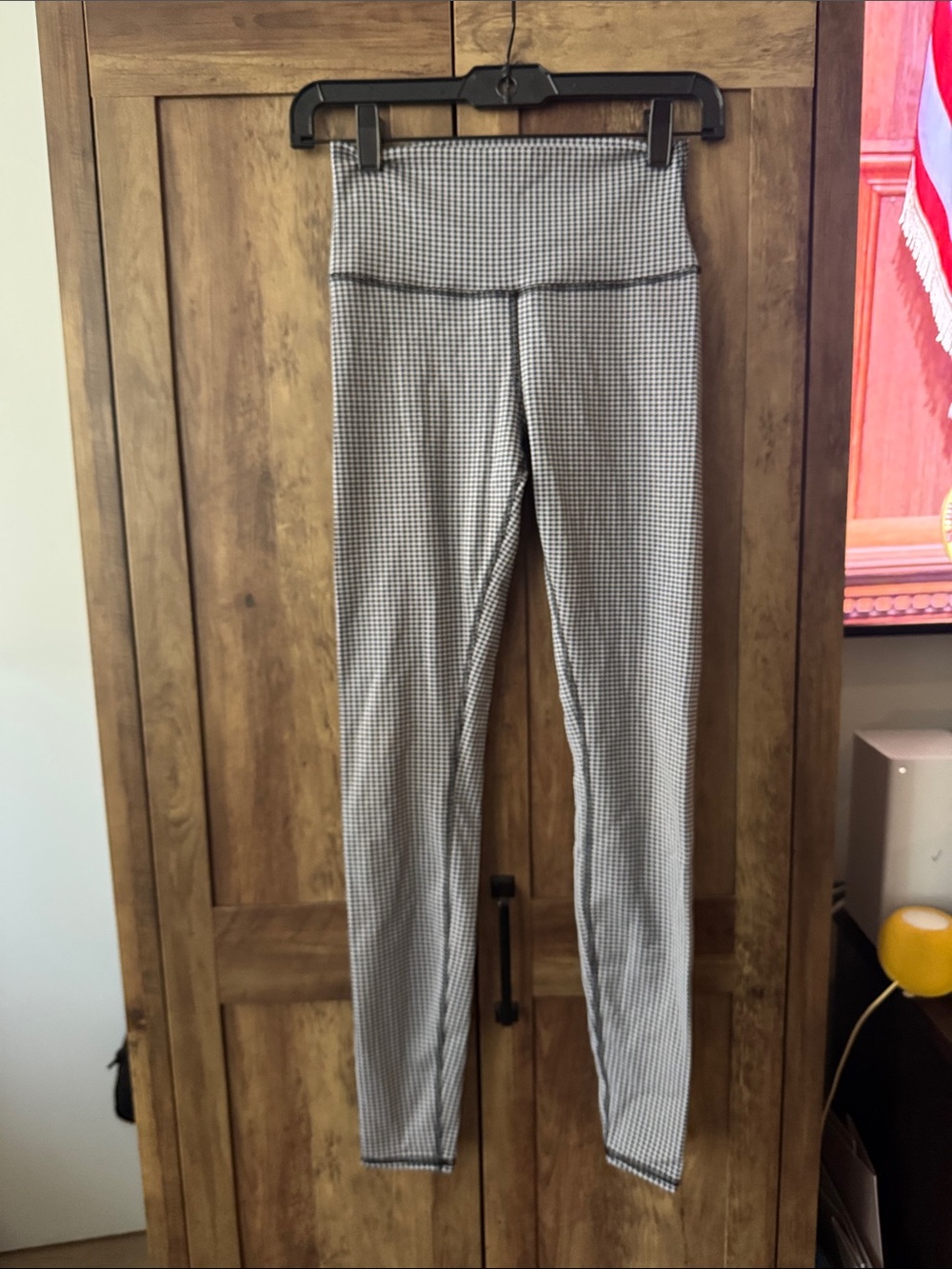 Alo YogaHigh-Waist Black & White houndstooth Leggings -